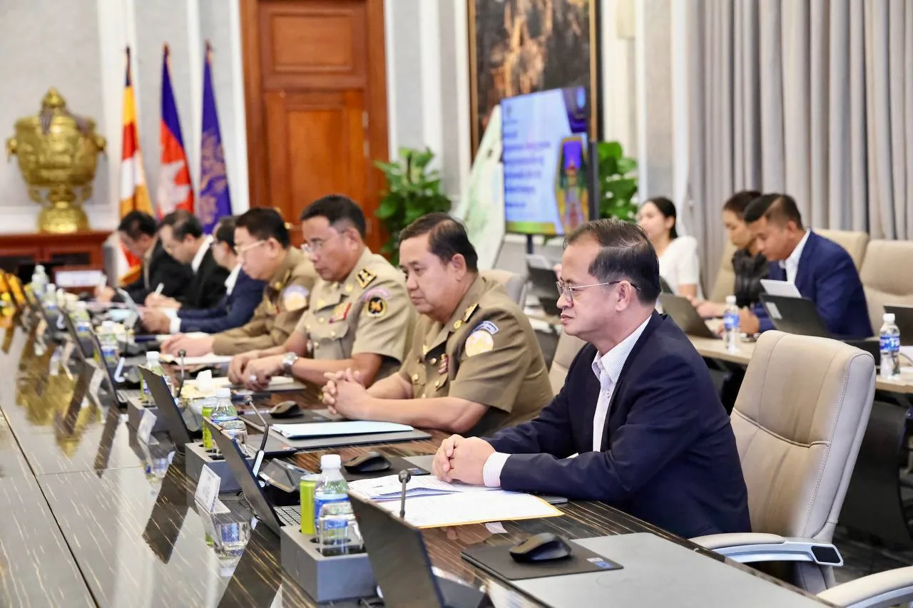 🇰🇭金边上半年捣毁139处电诈窝点,2389人落网 图片 4