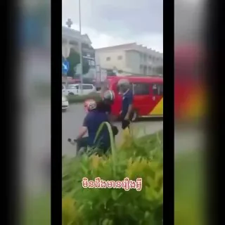 #柬埔寨新闻 金边老机场路口现男子被多人捆绑带走，身份及原因暂不明