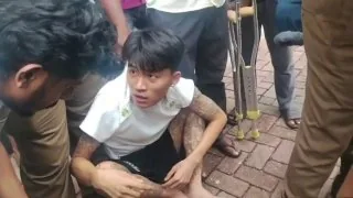 一名外国公民因在科尔皮蒂路口抢劫手机而被捕。
