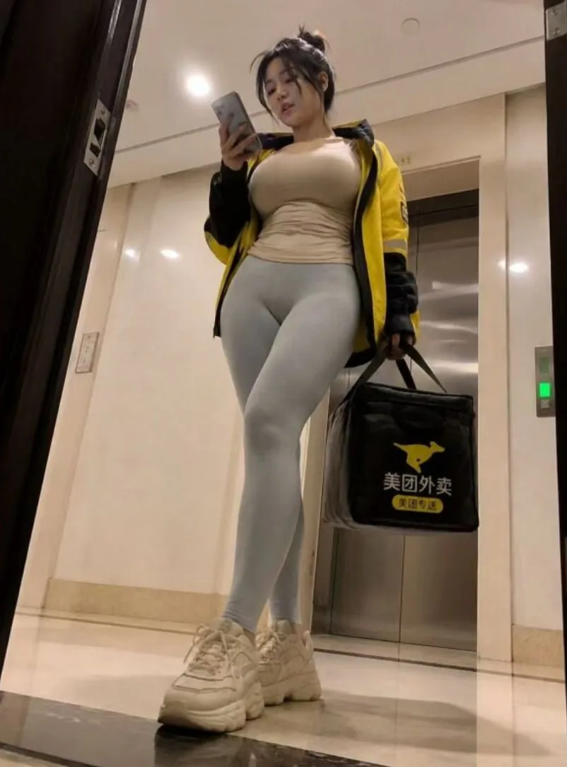 #美团 骑手 #反差 身材 #美女 图片 3