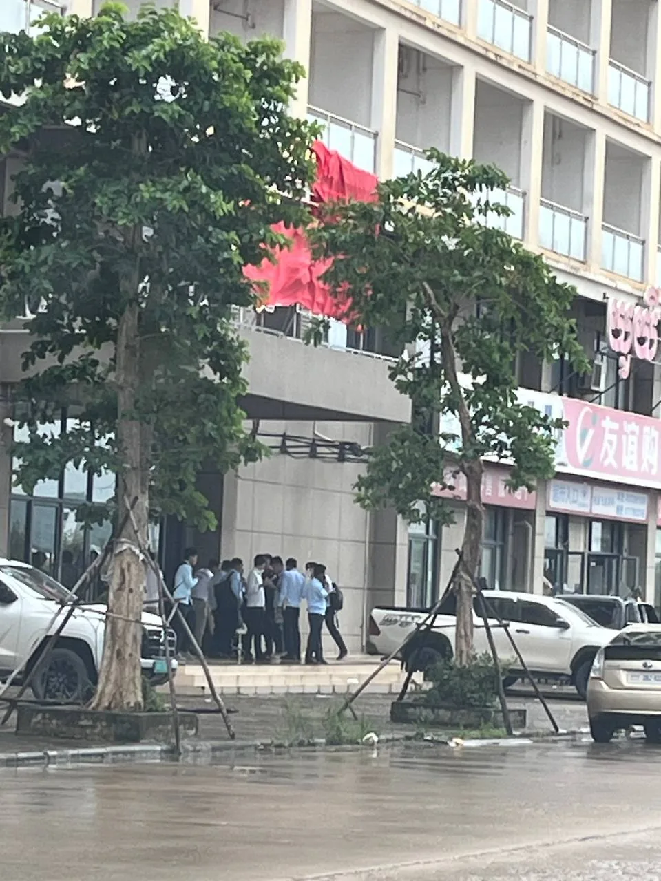 #网友反馈：西港中国城有很多警察在检查，在那边的兄弟要注意了。 图片 2
