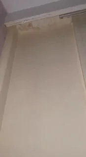 我朋友一个人在西港，因为形势原因，已经几个月没有工作了，一个月花200美金租了个房子，本想着至少有个遮风挡雨的地方。