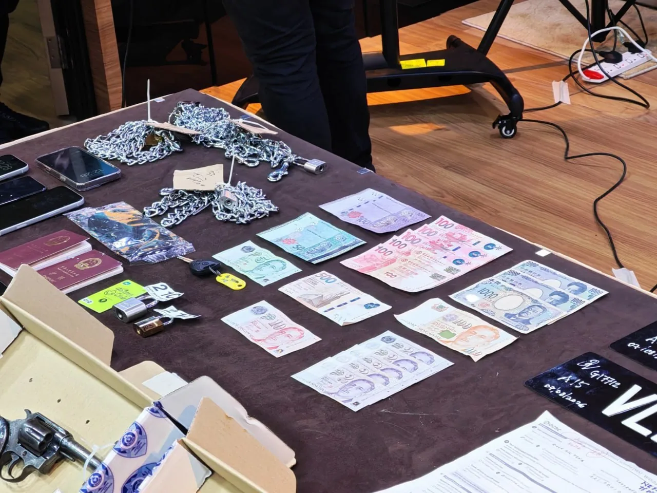 🇲🇾大马警方破获跨境绑架案：枪战击毙2名绑匪 救出中国籍女子及新加坡老人 图片 2
