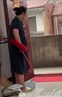 对方撤回了一只狗头