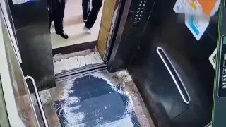 【老流氓本性难移！】