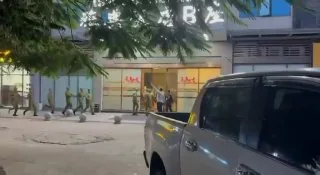 #老挝万象雅典饭店被突袭