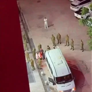 #群友反馈：老挝万象雅典饭店行动结束了，抓了不少人，目前开始装车带走了，