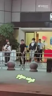 下次拿警棍拿电击枪驱赶吧