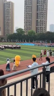 这个 #漏气 #奶龙 是要笑死谁