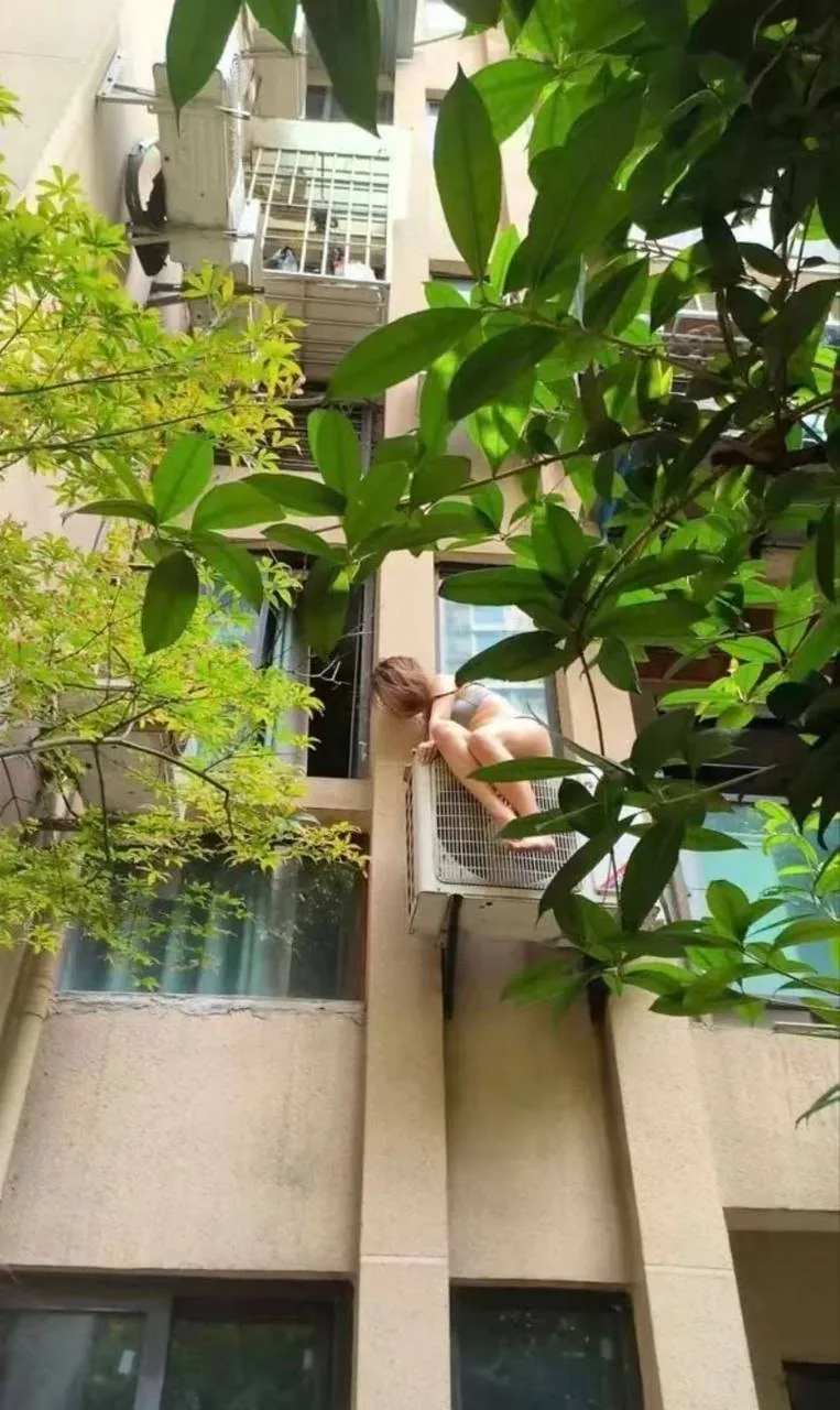 隔壁 女老王 ！